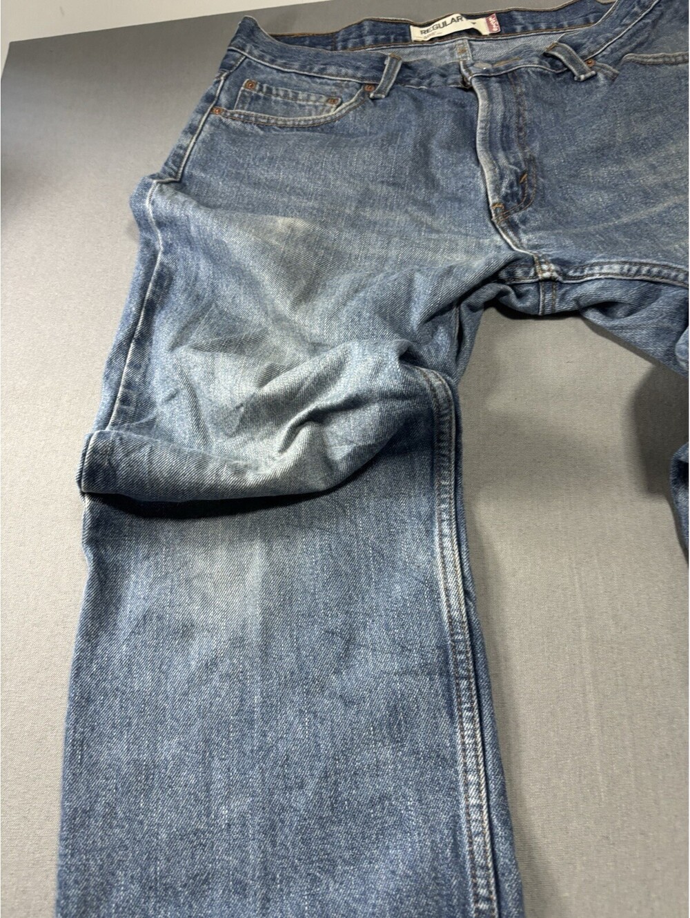 Levi's Jeans Mens Size 36x30 Blue 505 Regular Fit Straight Leg Medium Wash Denim - Picture 8 of 15